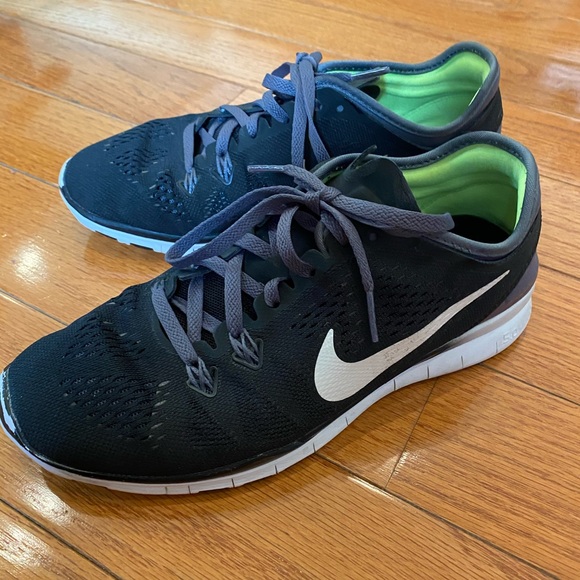Nike Shoes - Nike Black Trainers women size 7
